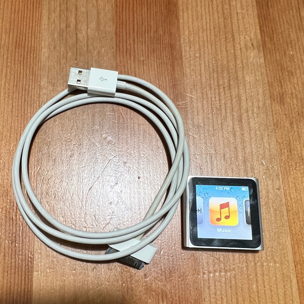 Apple IPod nano 6 generation 8gb Silver